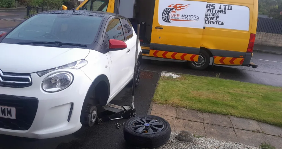 emergency mobile car tyre fitting